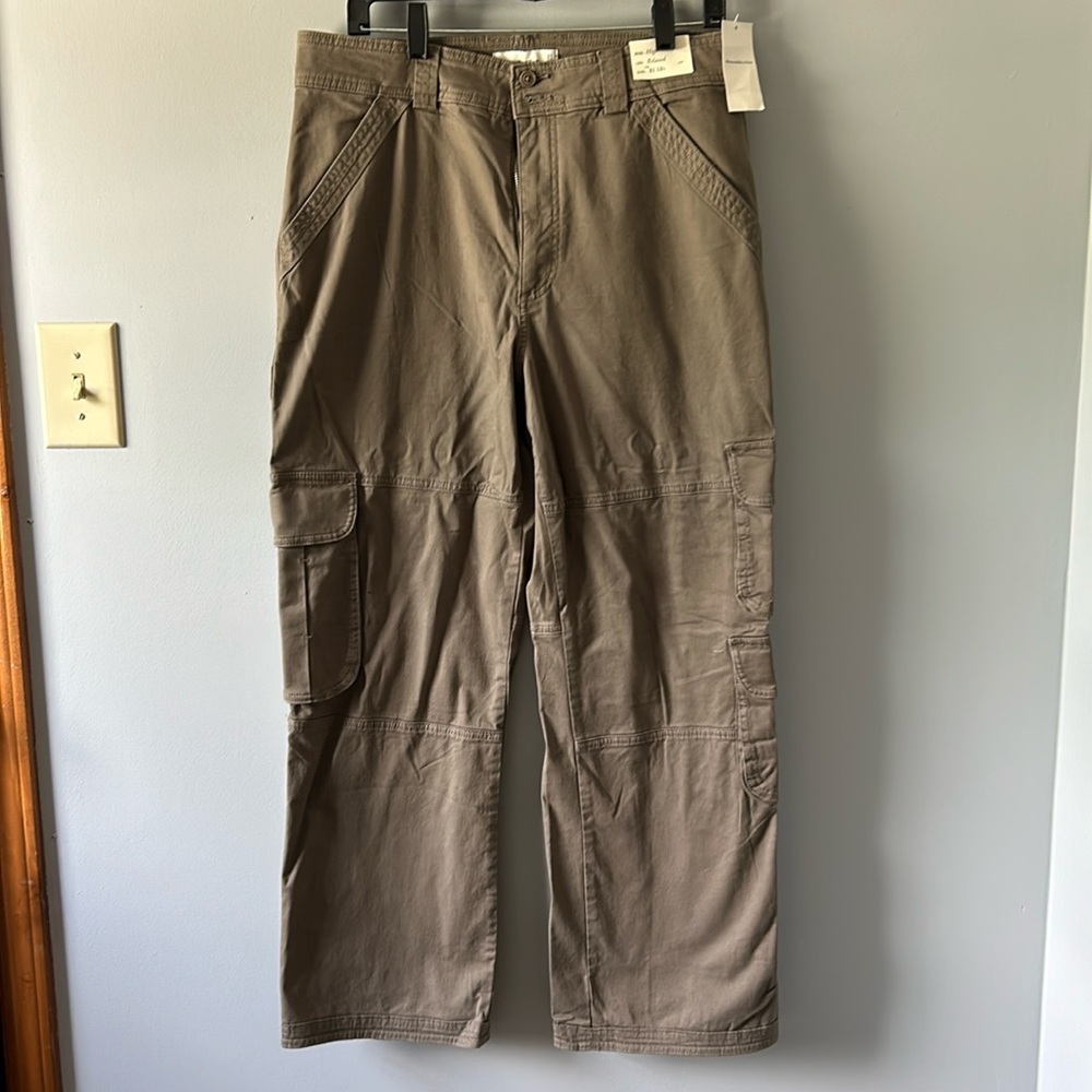 Abercrombie & Fitch Olive Cargo Pants - Picture 2 of 9